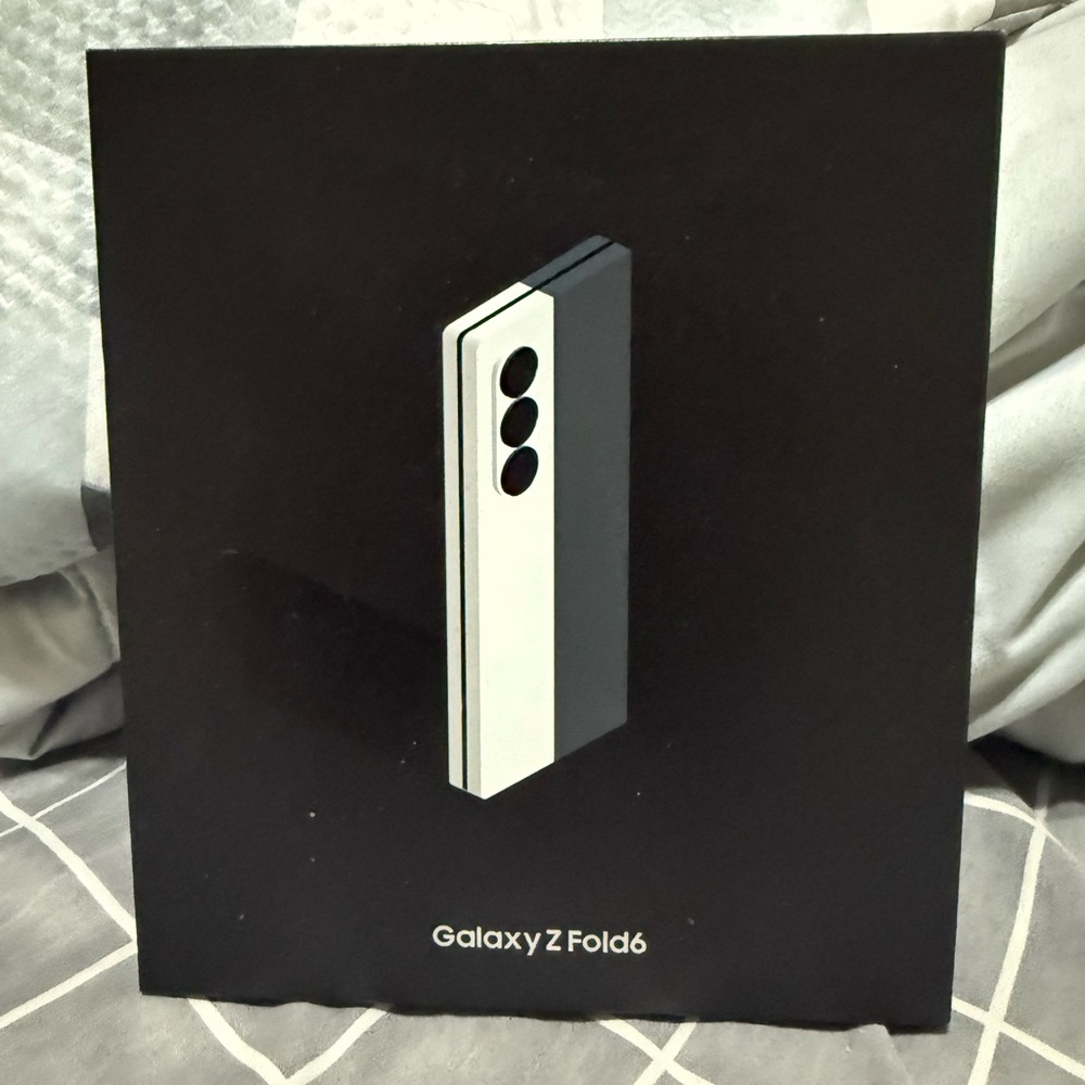 Samsung Galaxy Z Fold 6 512g Unlocked ((Open box )